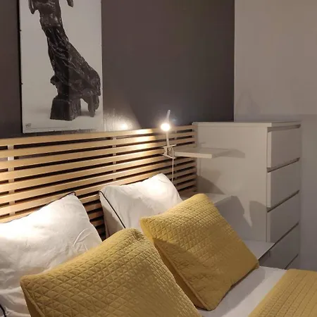 Apartment De Charme 1860-1900 *